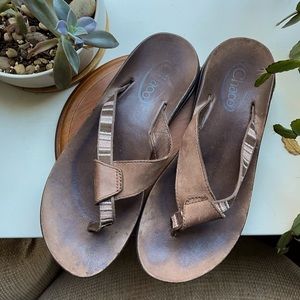 Chaco “fancy” flip flops brown leather light pink trim sz 8